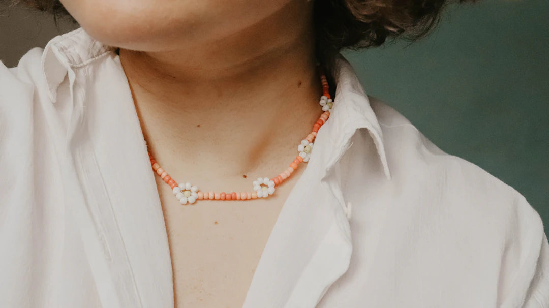 Verfijnde Enkelkettingen voor een Zomerse Look