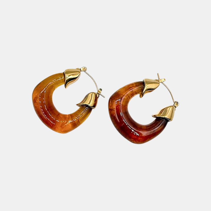 Resin Hoops Bruin Oorbellen – 18k Verguld